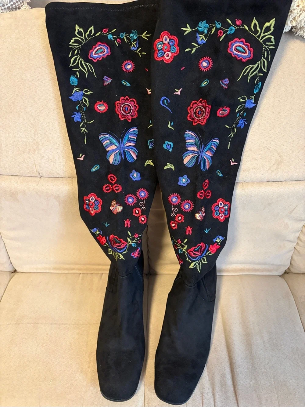 Impo Strech Black Embroidered Knee-High Boots with Block Heel size  9.5